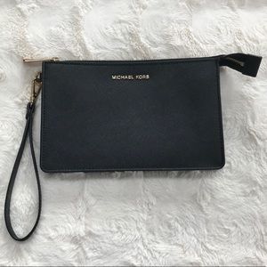 NWOT Michael Kors wristlet
